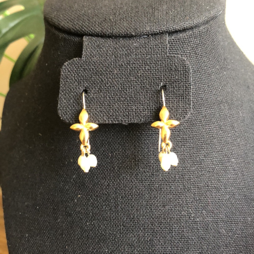 Vintage Dainty Gold/Pearl Earrings